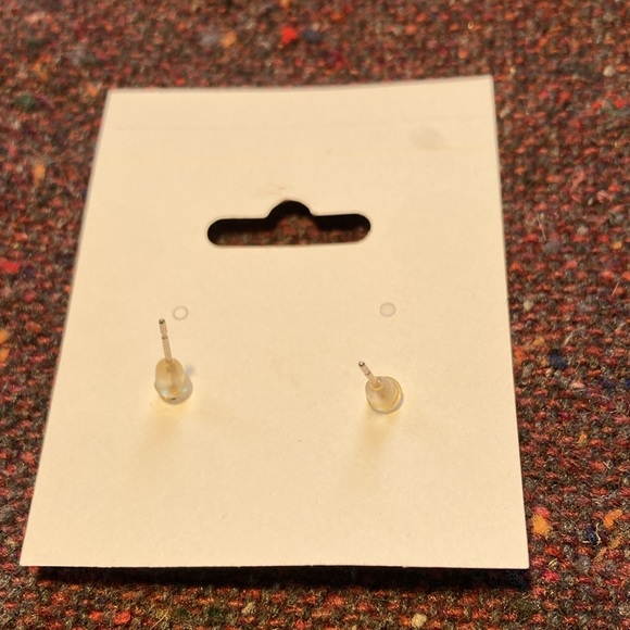 Flower Earrings - Picture 2 of 2